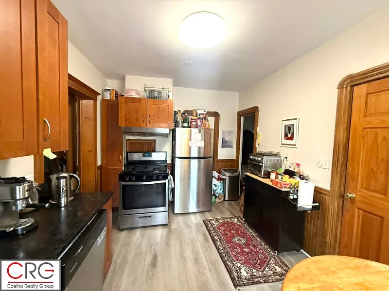 Building Photo - 151 Elm St #1