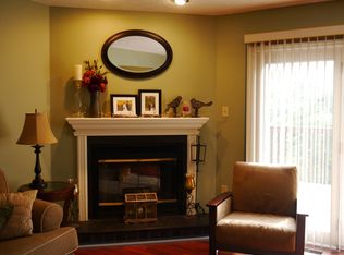 2633 Hawthorne Dr, Oakdale, PA 15071