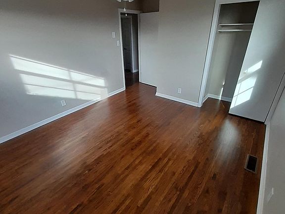 3rd image of 517 Rosewood Dr