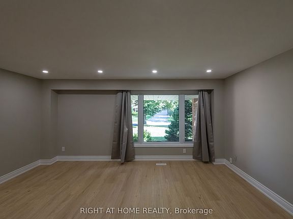 4th image of 83 Anstead Cres