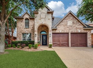 2720 Cove Dr, Grand Prairie, TX 75054