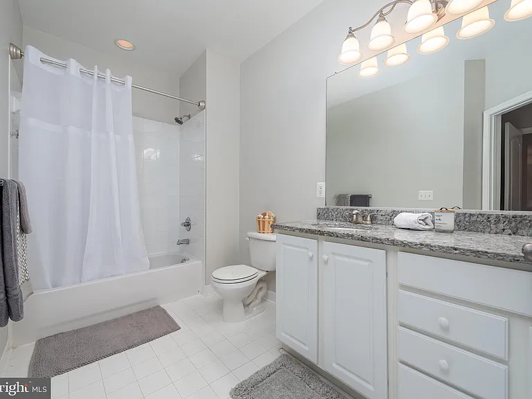 5800 Clipper Ct #104 — Photo 8