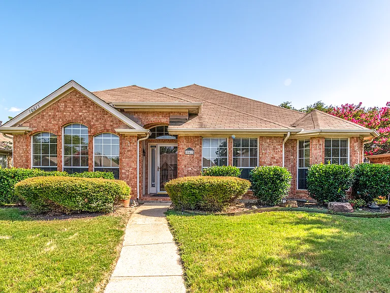 10613 Brandenberg Dr — Photo 1