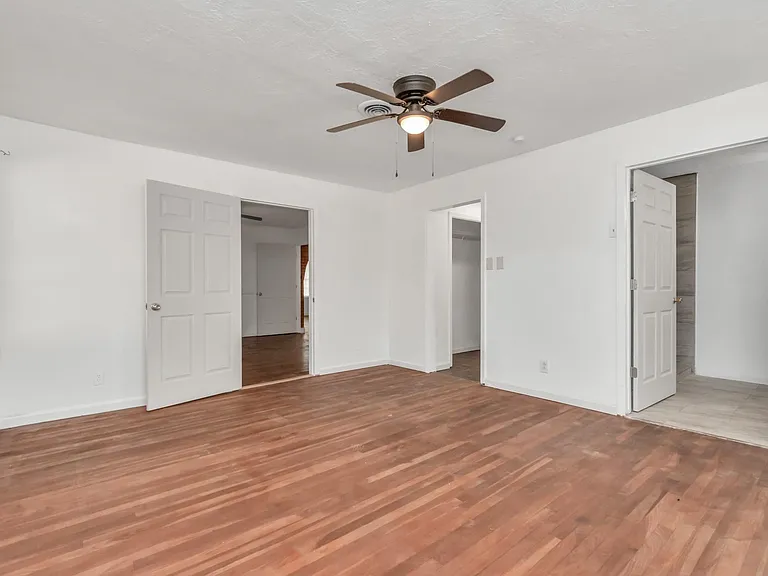 602 Everett St — Photo 27
