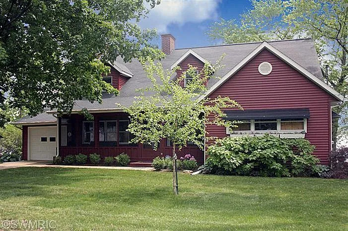 901 Elm St photo 1