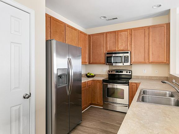 3rd image of 9614 Scarborough Ct