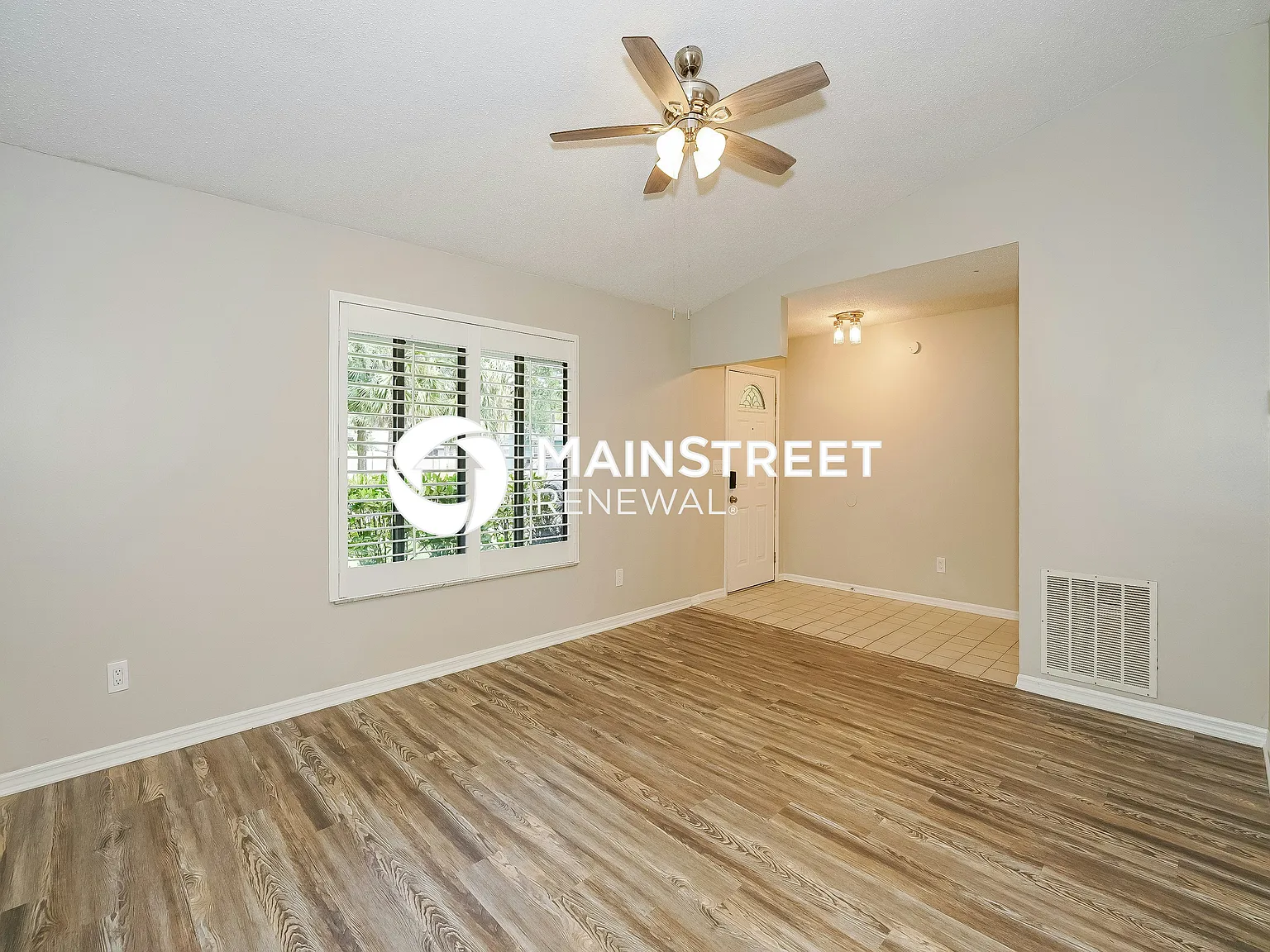 402 Fleming Ave — Photo 2