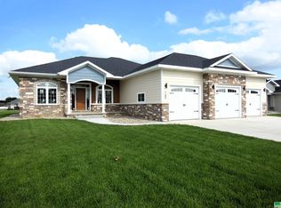 145 Cardinal Ct, South Sioux City, NE 68776