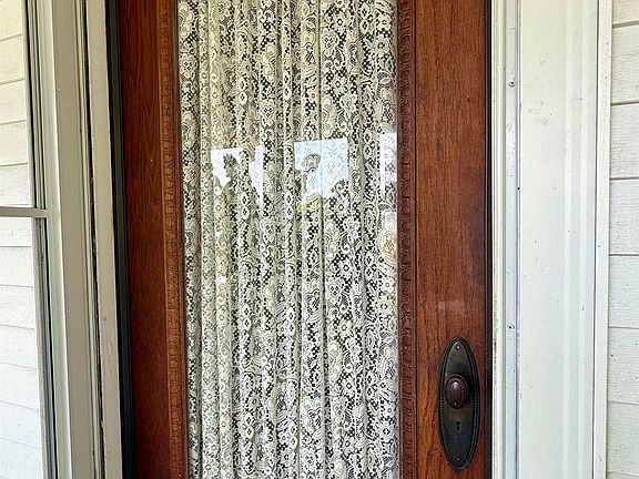 3rd image of 707 North St