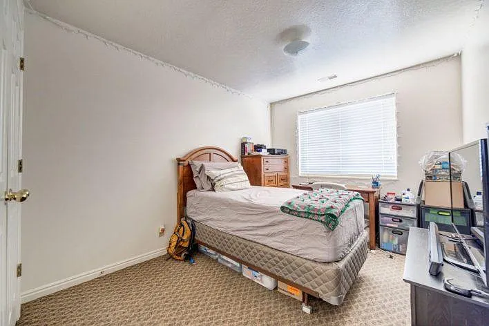 746 N 200 E #6 — Photo 8