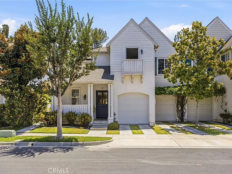 56 Turnbury Ln — Photo 2
