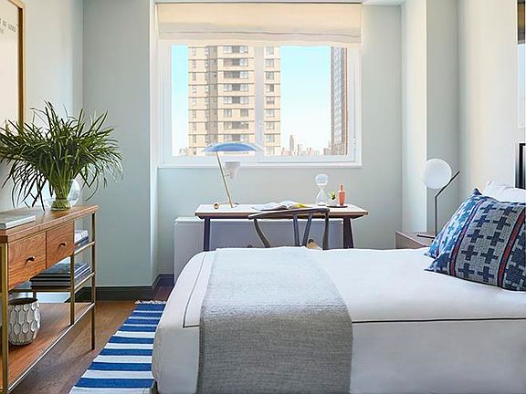 5th image of 200 E 94th St APT 815