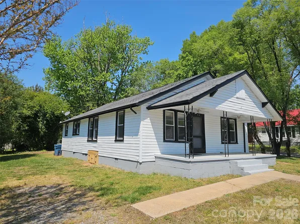 406 26th St SW, Hickory, NC 28602