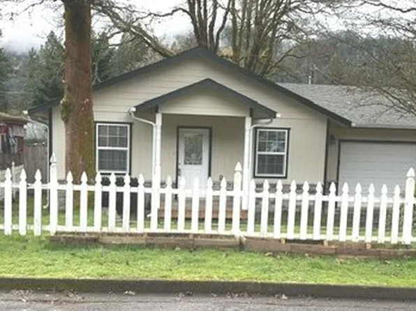 47926 W 1st St, Oakridge, OR 97463