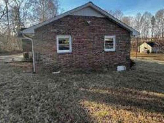 5th image of 742 Spring Rd