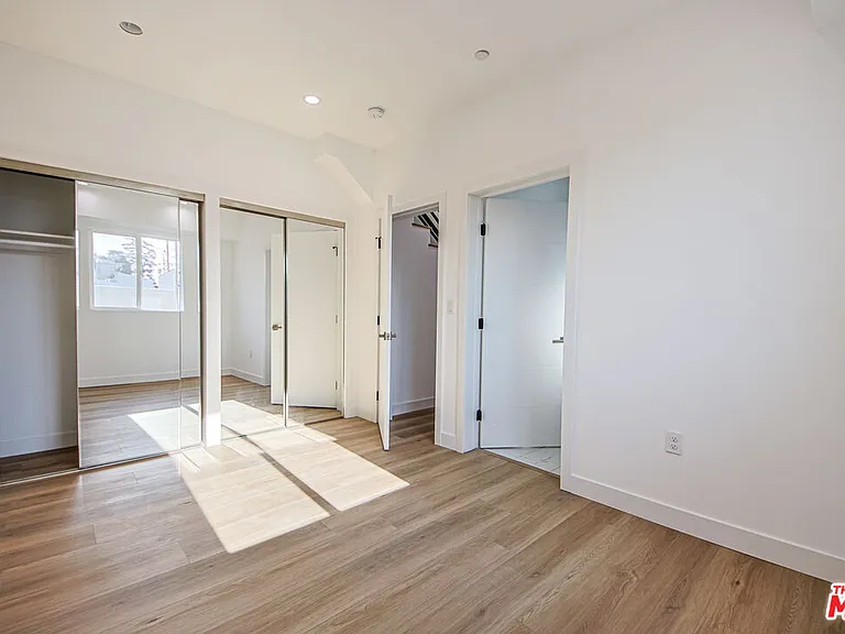 11443 1/2 Hatteras St — Photo 8