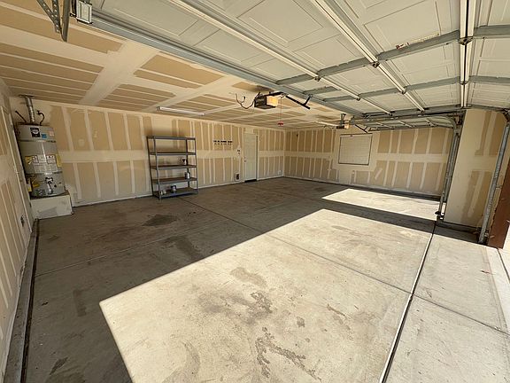 3rd image of 1398 W Bella Oaks Way