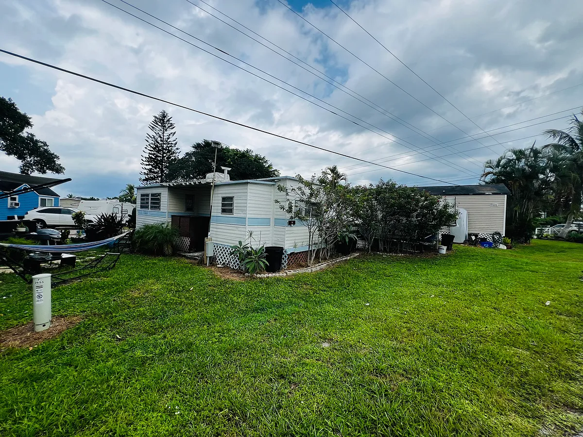Building Photo - 2655 SE Carroll St #G