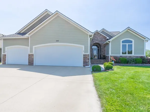 800 Woodthrush Dr, McPherson, KS 67460