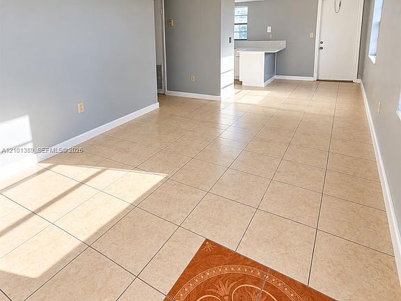 2nd image of 6130 Fillmore St APT 6
