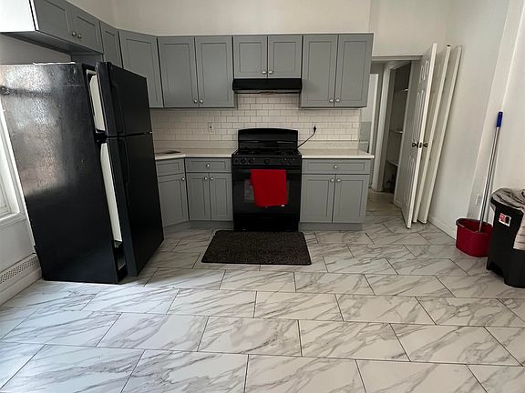 5th image of 190 Clinton Ave APT 4
