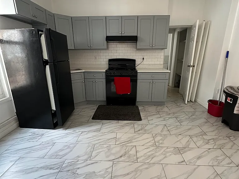 190 Clinton Ave #4 — Photo 5