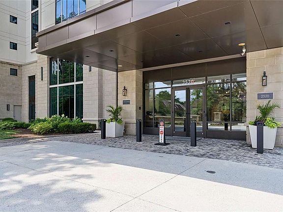 4th image of 2520 Peachtree Rd NW