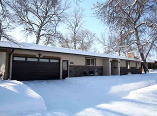 905 W Central Ave, Minot, ND 58701