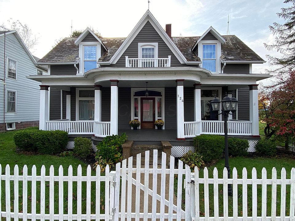 1st image of 124 E Main St