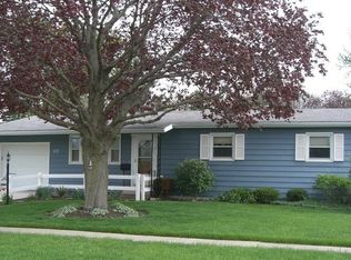 117 W Milner Ave, Dekalb, IL 60115