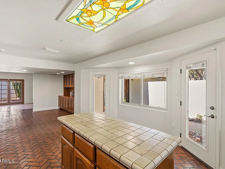 1756 W Echo Ln — Photo 16