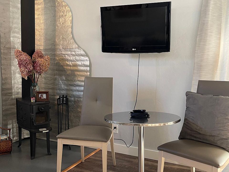 TV/Monitor for your work and downtime viewing.