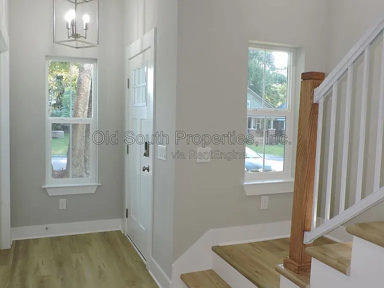 706 N F St #A — Photo 2