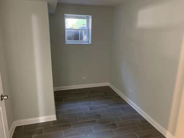 1429 W Fletcher St #1 — Photo 22
