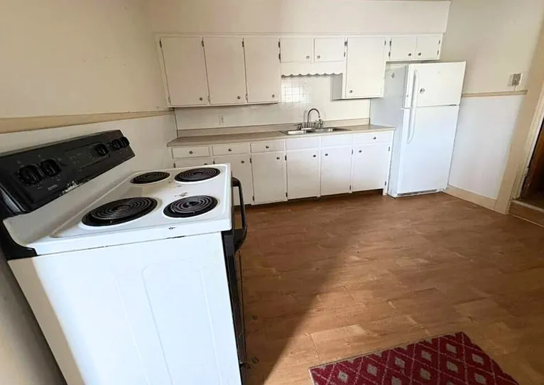 325 Main St #1