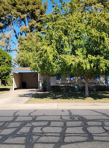 Spacious Town home for Rent — Photo 1