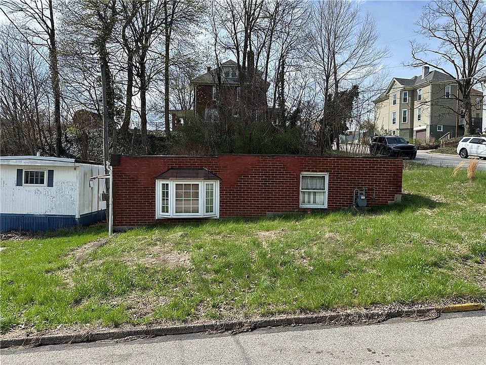 1st image of 800 Sidney St
