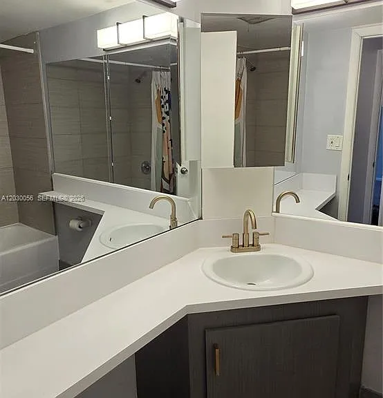 1201 NE 191st St #G306 — Photo 13