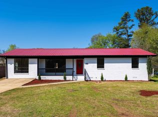 2812 Emerald Ave, Bessemer, AL 35023