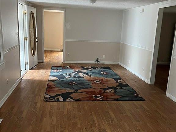 4th image of 2416 Minorwood Rd