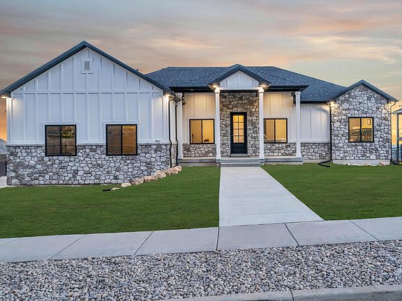 2nd image of 851 E Mountain Rd