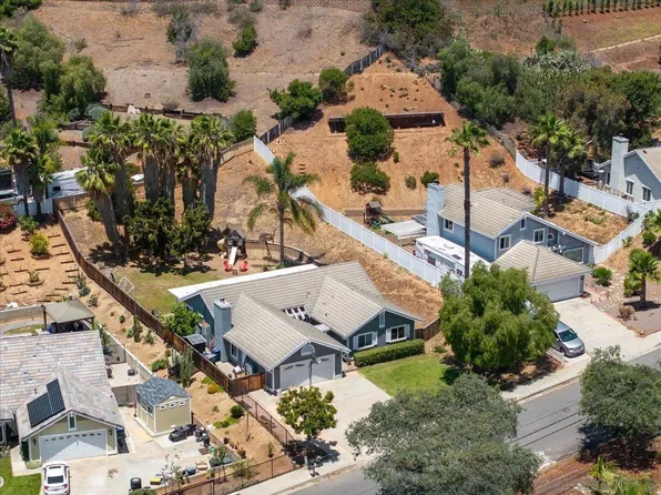 1561 Conway Dr, Escondido, CA 92027