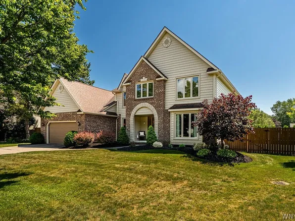 175 Plantation Ct, East Amherst, NY 14051