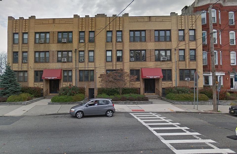 Front View of 108 Palisade Ave