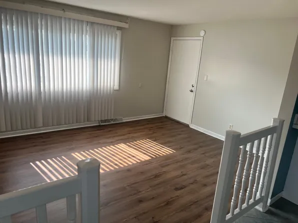1703 N Broad St APT 2, Griffith, IN 46319