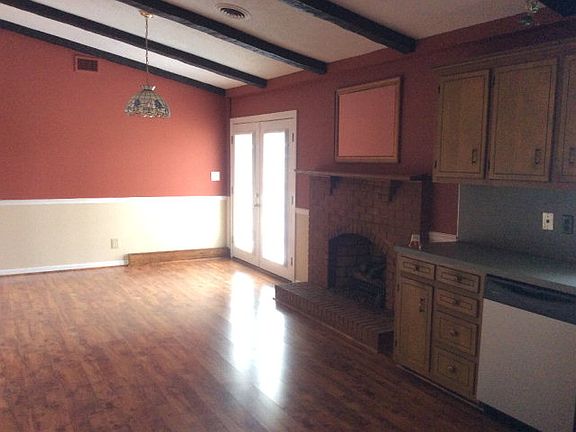 4th image of 136 Windflower Dr
