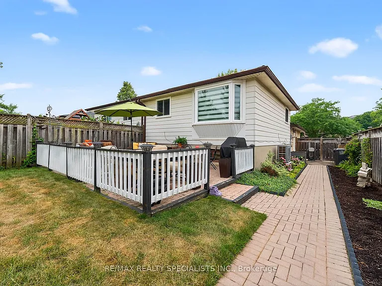 1912 Bonnymede Dr #LOWER — Photo 39