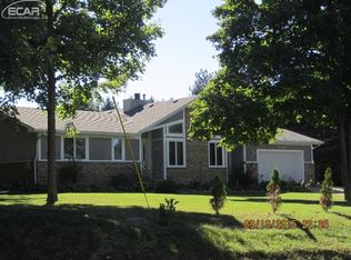 10049 Halsey Rd, Grand Blanc, MI 48439