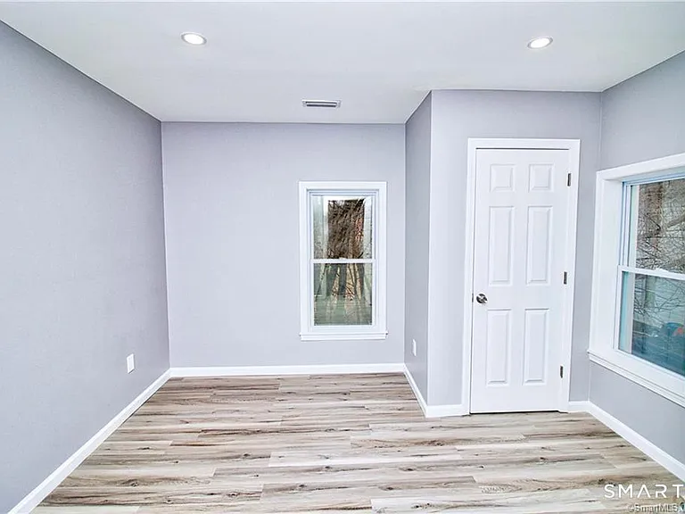 34 Lester St #2 — Photo 8