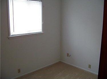 4th image of 417 Kennedy Ave